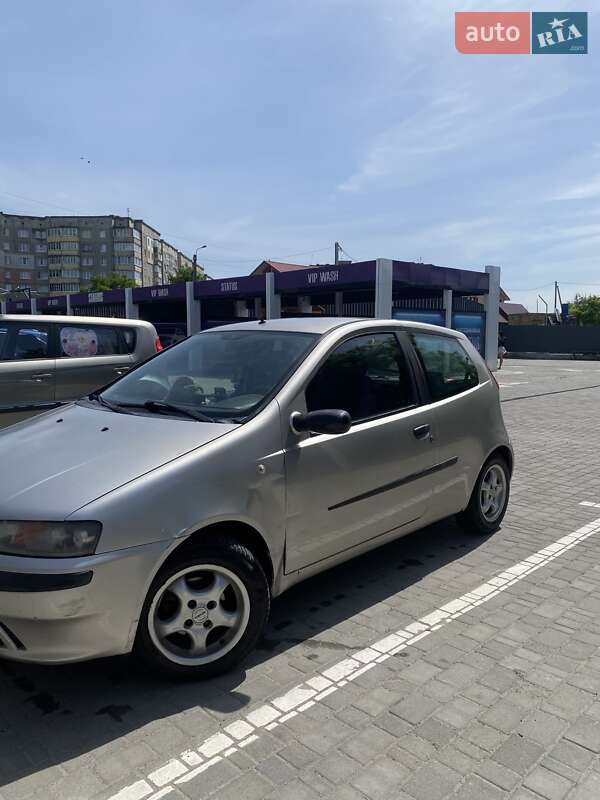 Хетчбек Fiat Punto 2002 в Карпилівці