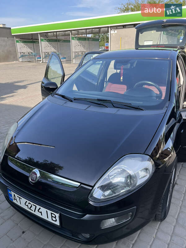 Хэтчбек Fiat Punto 2011 в Ивано-Франковске