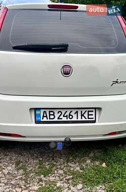 Хэтчбек Fiat Punto 2011 в 
