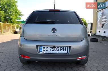 Хэтчбек Fiat Punto 2012 в 