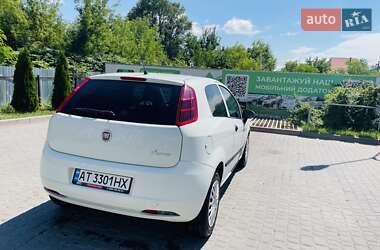 Хэтчбек Fiat Punto 2012 в 