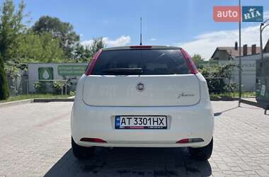 Хэтчбек Fiat Punto 2012 в 