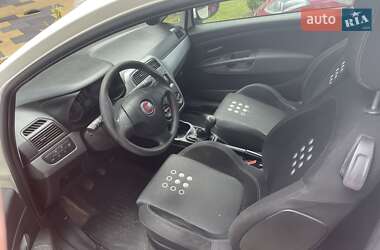 Хэтчбек Fiat Punto 2012 в 