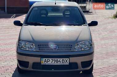 Хэтчбек Fiat Punto 2010 в 