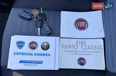 Хэтчбек Fiat Punto 2010 в 