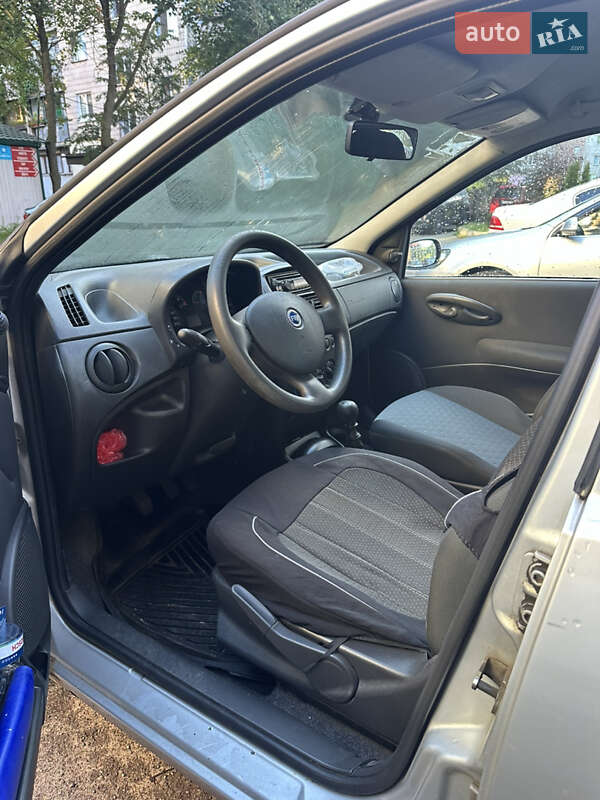 Хэтчбек Fiat Punto 2007 в Киеве