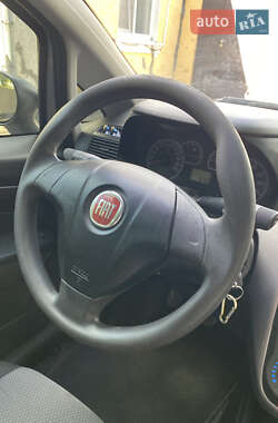 Хэтчбек Fiat Punto 2013 в 