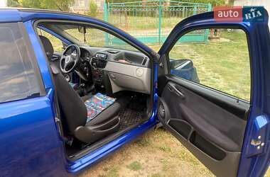 Хэтчбек Fiat Punto 2000 в 