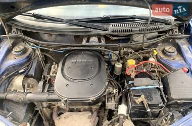 Хэтчбек Fiat Punto 2000 в 