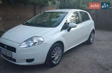 Хэтчбек Fiat Punto 2009 в 