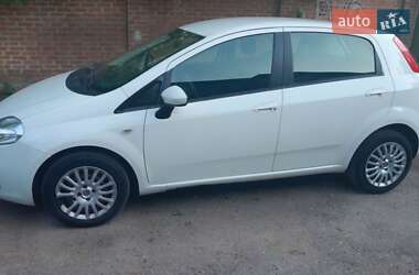 Хэтчбек Fiat Punto 2009 в 