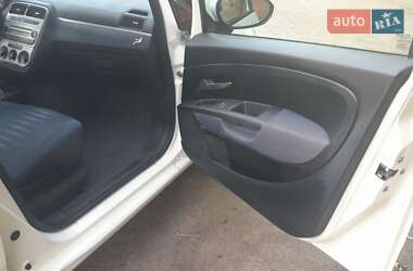 Хэтчбек Fiat Punto 2009 в 