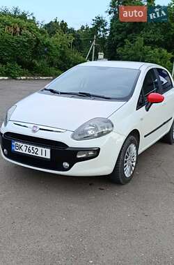 Хэтчбек Fiat Punto 2011 в Дубно