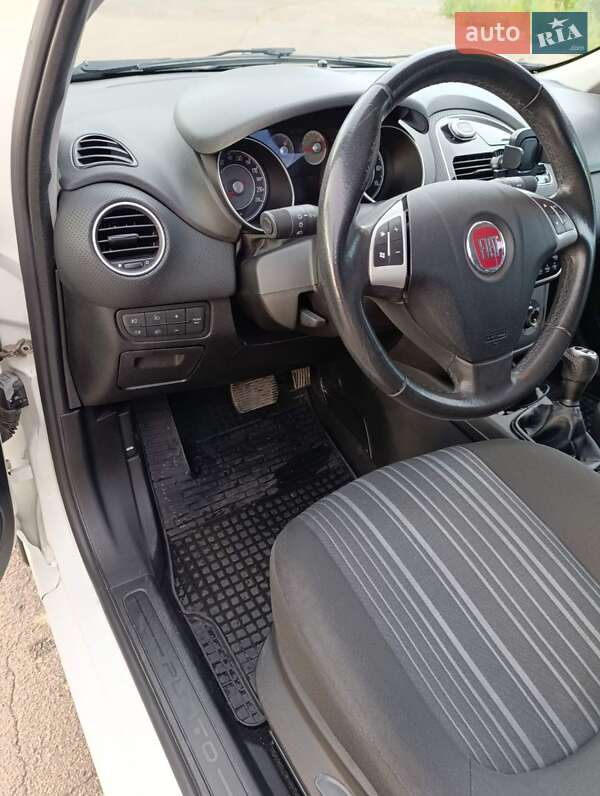 Хэтчбек Fiat Punto 2011 в Дубно фото 13 Хэтчбек Fiat Punto 2011 в Дубно