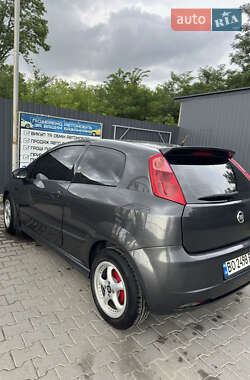 Хэтчбек Fiat Punto 2010 в 