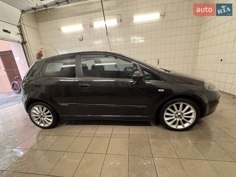Хетчбек Fiat Punto 2009 в Рівному