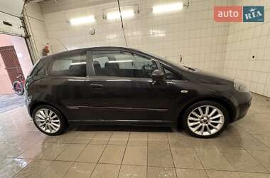 Хэтчбек Fiat Punto 2009 в 