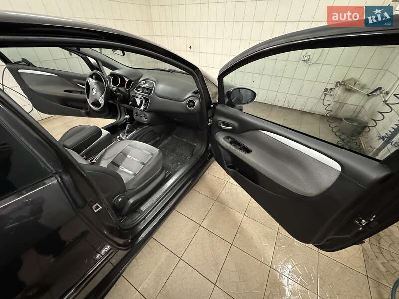 Хетчбек Fiat Punto 2009 в Рівному