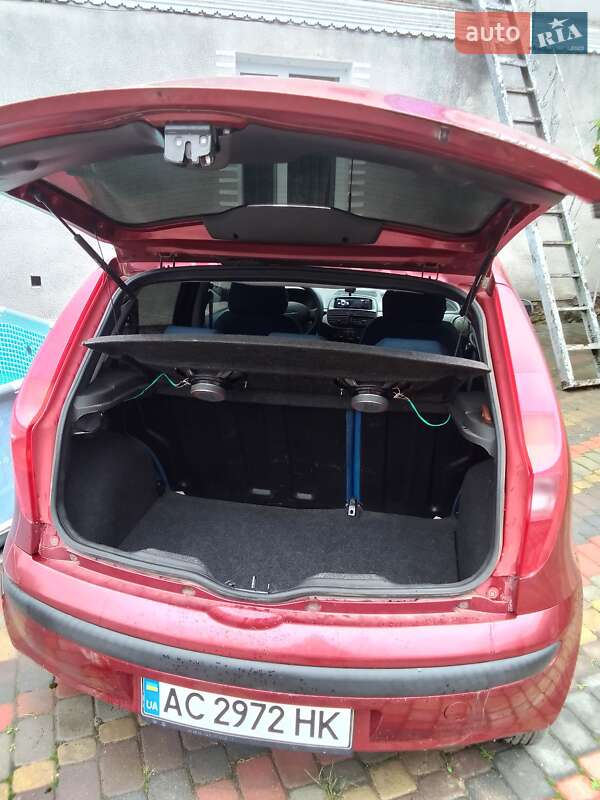 Хэтчбек Fiat Punto 2000 в Иваничах