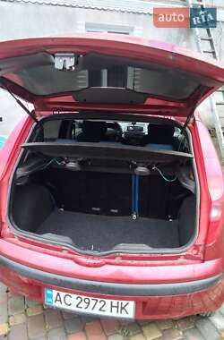Хэтчбек Fiat Punto 2000 в 