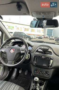 Хэтчбек Fiat Punto 2011 в 