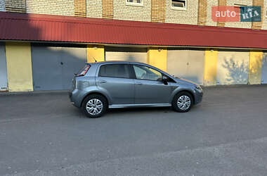 Хэтчбек Fiat Punto 2011 в 