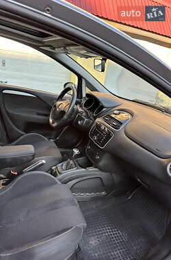 Хэтчбек Fiat Punto 2011 в 