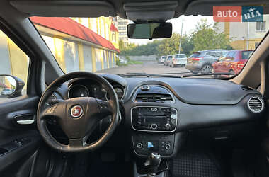 Хэтчбек Fiat Punto 2011 в 