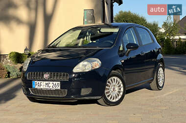 Хэтчбек Fiat Punto 2009 в 