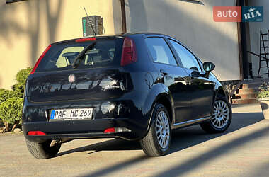Хэтчбек Fiat Punto 2009 в 