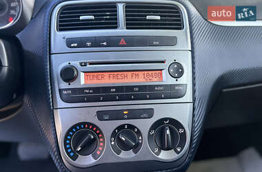 Хэтчбек Fiat Punto 2009 в 
