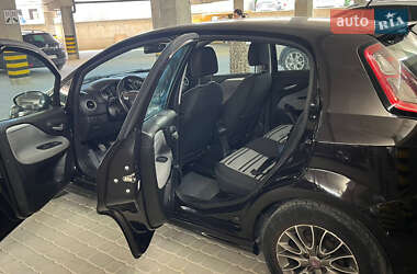 Хэтчбек Fiat Punto 2010 в 