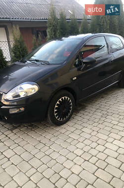Хэтчбек Fiat Punto 2011 в 