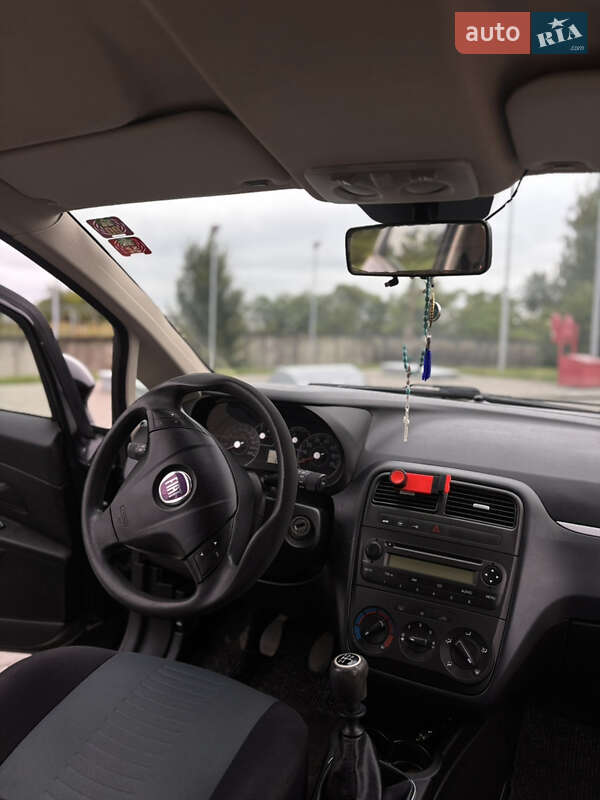 Хэтчбек Fiat Punto 2008 в Стрые