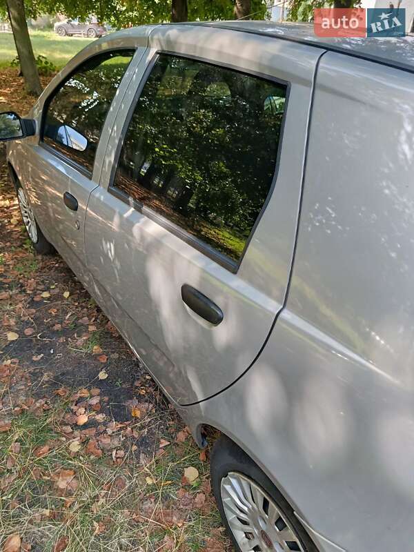 Хетчбек Fiat Punto 2010 в Кременчуці