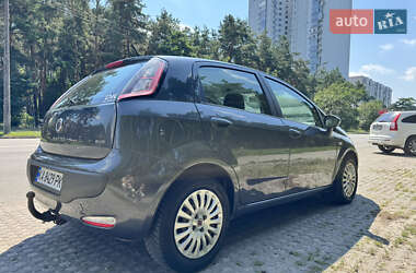 Хэтчбек Fiat Punto 2010 в 