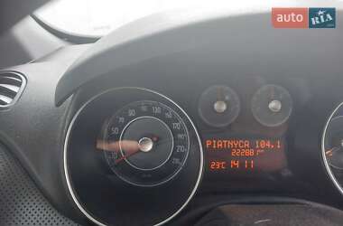 Хэтчбек Fiat Punto 2011 в 