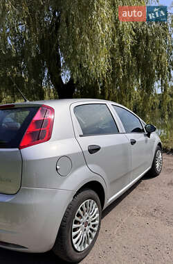 Хэтчбек Fiat Punto 2012 в 