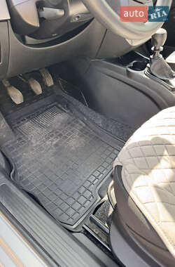 Хэтчбек Fiat Punto 2012 в 