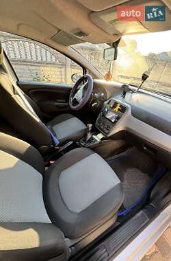 Хэтчбек Fiat Punto 2012 в 
