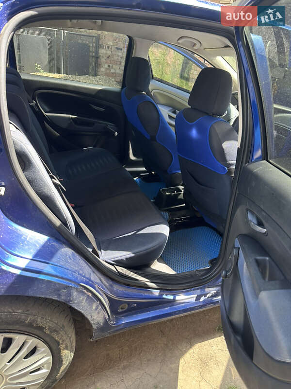 Хэтчбек Fiat Punto 2009 в Коломые фото 5 Хэтчбек Fiat Punto 2009 в Коломые