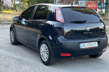 Хэтчбек Fiat Punto 2011 в 