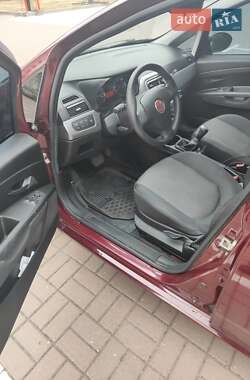 Хэтчбек Fiat Punto 2013 в 