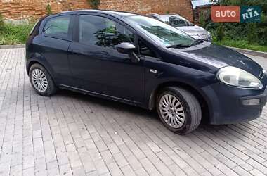Хэтчбек Fiat Punto 2011 в 