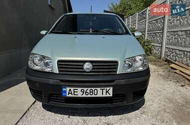 Хэтчбек Fiat Punto 2004 в 