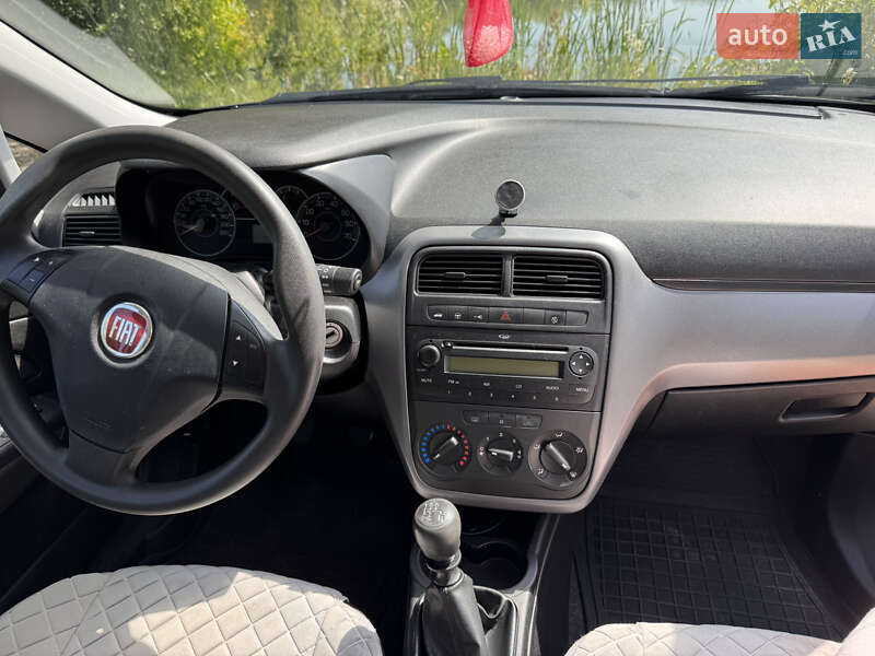 Хэтчбек Fiat Punto 2012 в Ровно