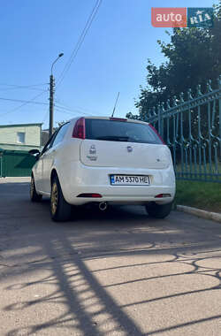 Хетчбек Fiat Punto 2008 в 