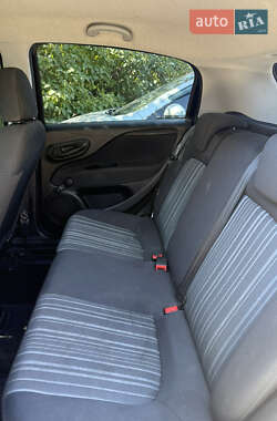 Хэтчбек Fiat Punto 2011 в 