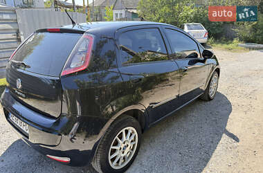 Хэтчбек Fiat Punto 2011 в 