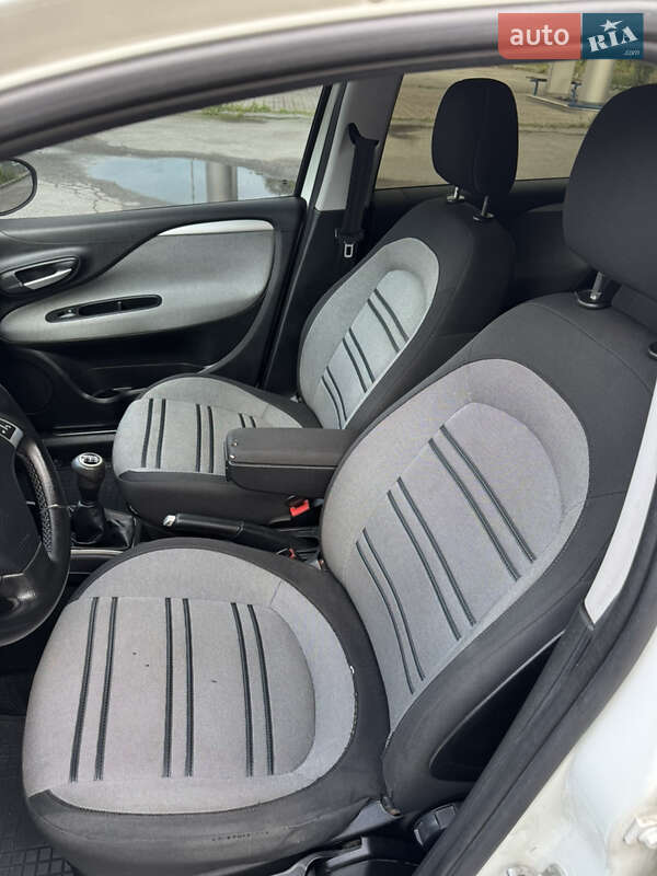 Хэтчбек Fiat Punto 2011 в Житомире фото 14 Хэтчбек Fiat Punto 2011 в Житомире